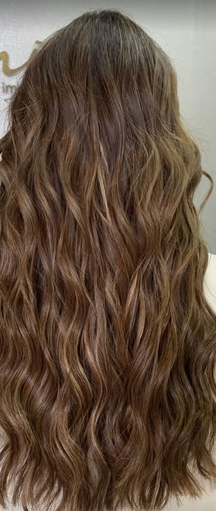 Aplicação de extensões no salão Rosani