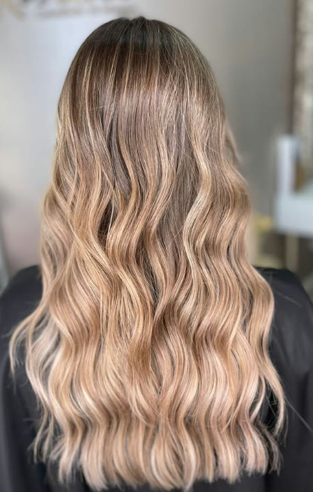 Trabalho de loiro / balayage feito no salão Rosani
