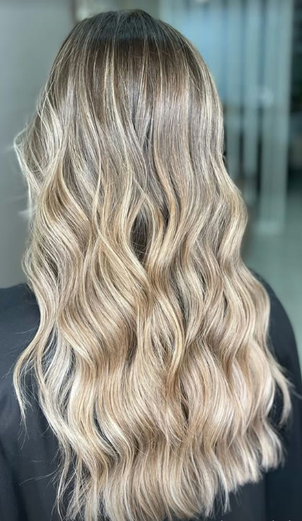 Trabalho de loiro / balayage feito no salão Rosani