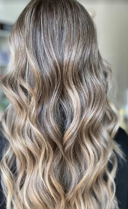 Trabalho de loiro / balayage feito no salão Rosani