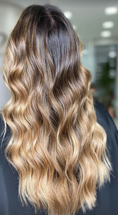 Trabalho de loiro / balayage feito no salão Rosani