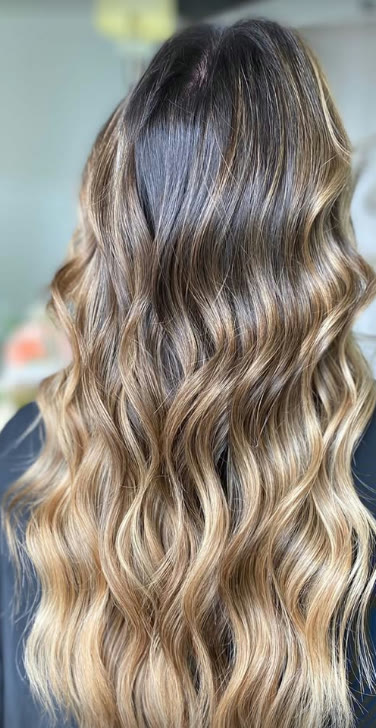 Trabalho de loiro / balayage feito no salão Rosani