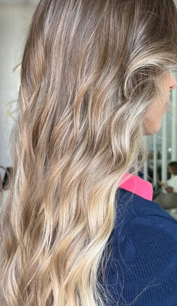 Trabalho de loiro / balayage feito no salão Rosani