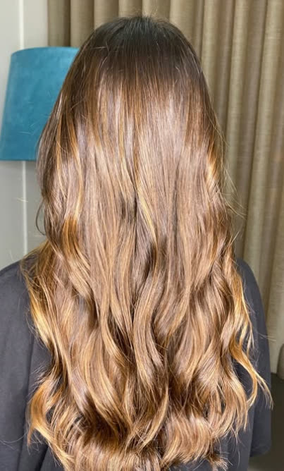 Balayage de mel sobre base castanha