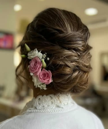 Apanhado de cerimónia com rosas naturais