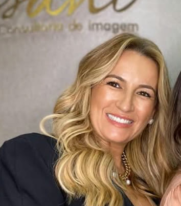Transformação de cabelo feita no salão Rosani