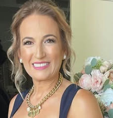 Transformação de cabelo feita no salão Rosani