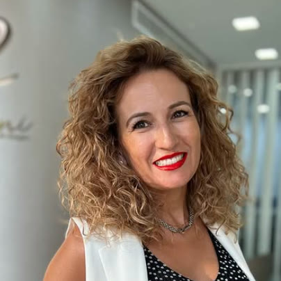 Transformação de cabelo feita no salão Rosani